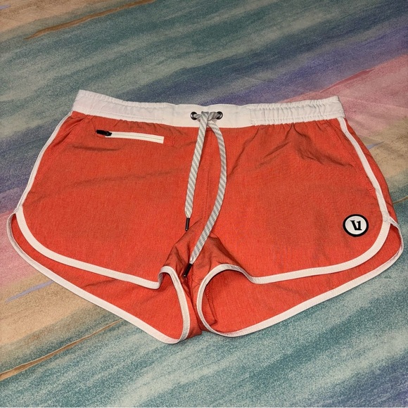 Vuori Tavi Shorts women’s Size Small - Picture 4 of 9